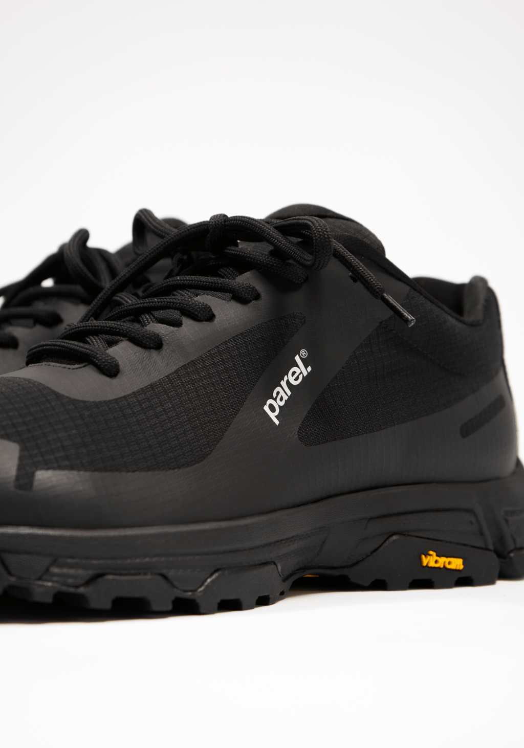 4_01 - Black