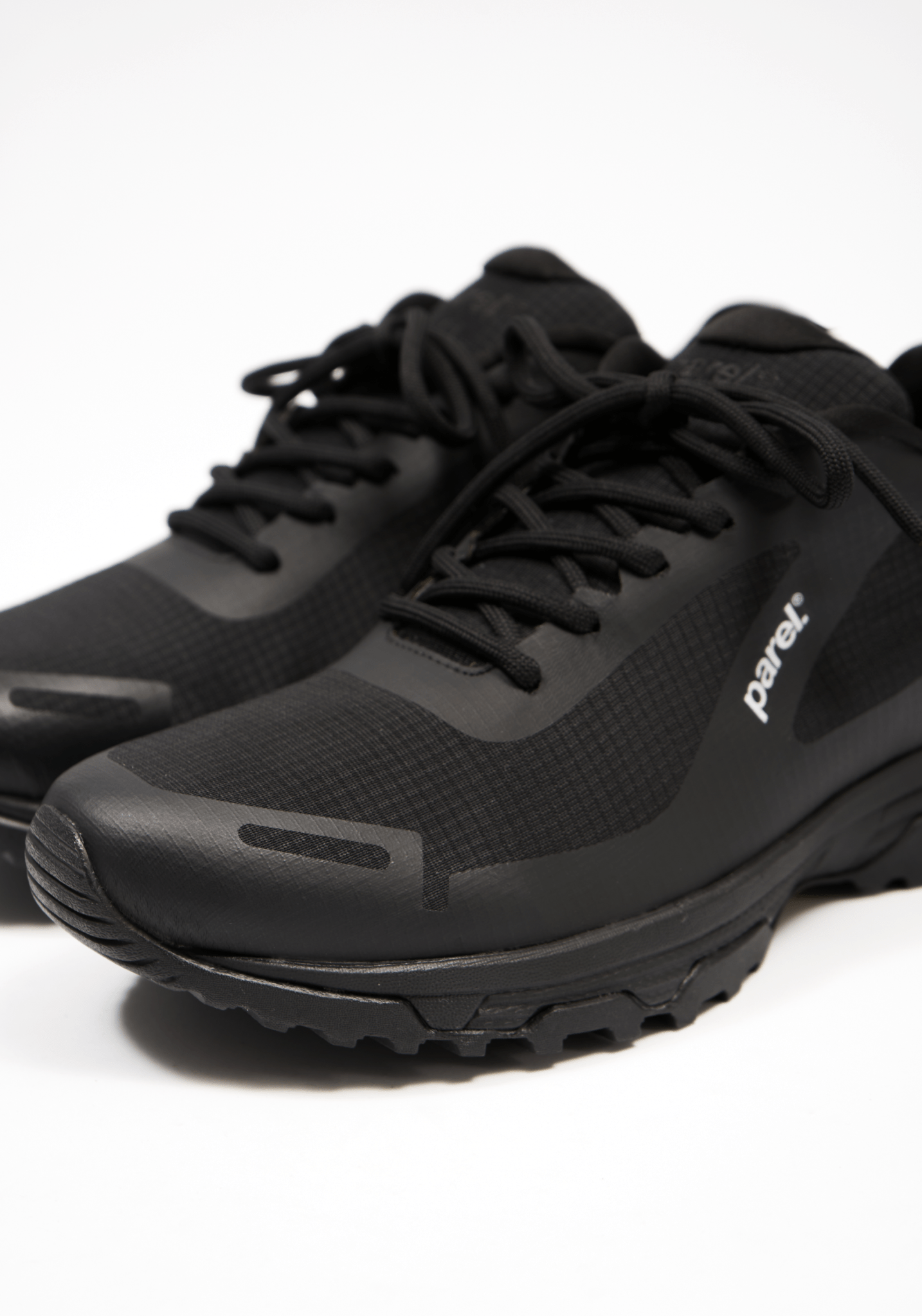 4_01 - Black