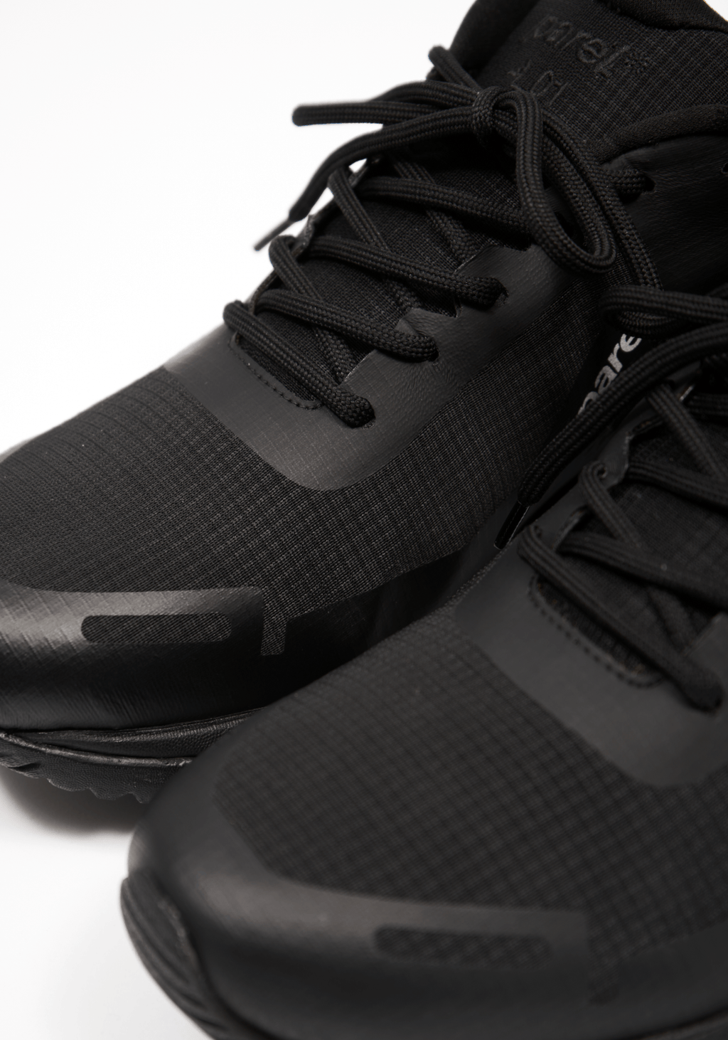 4_01 - Black