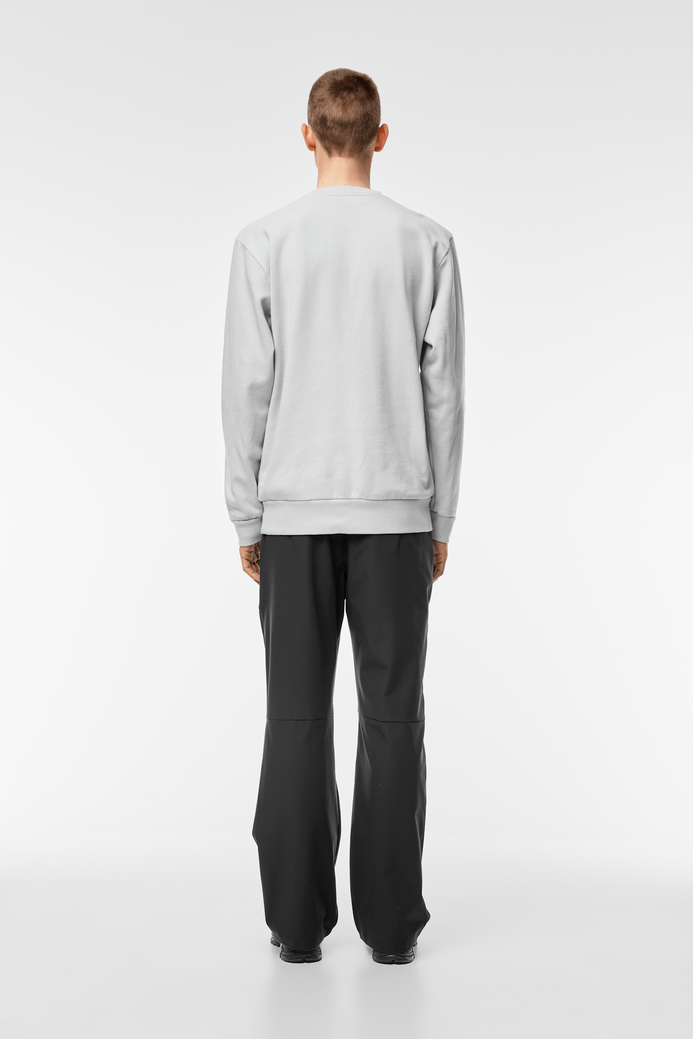 Opus Crewneck - Platinum