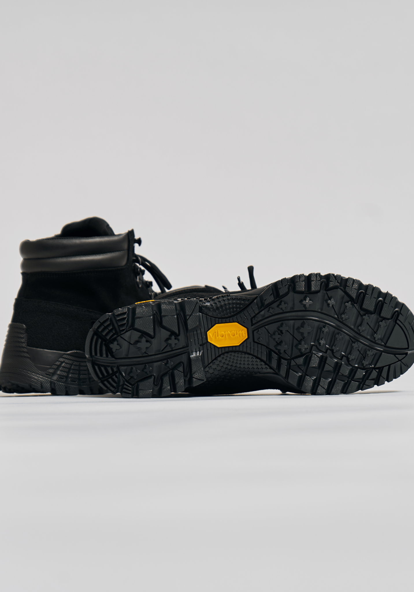 6_01 - Black